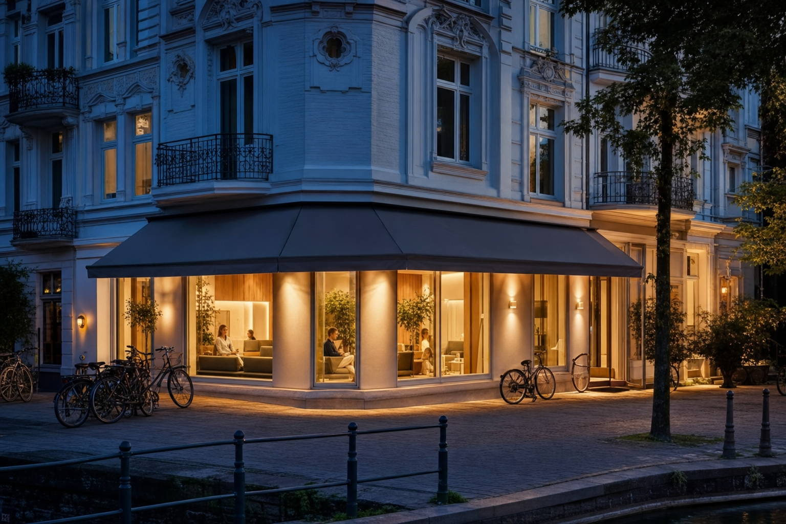 Das Eckhaus am Mühlenkamp am Abend