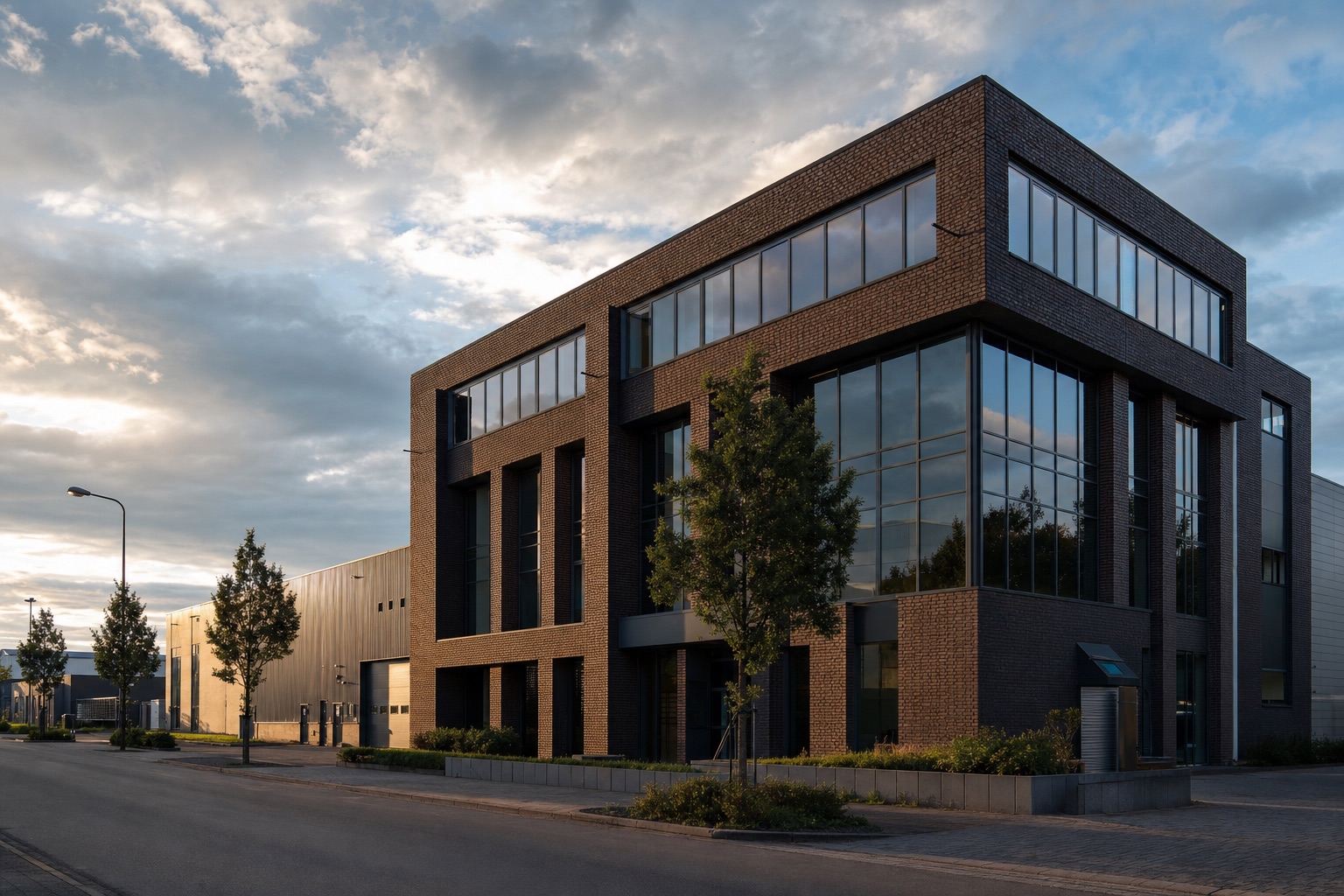 Modernes Gewerbegebäude als Brandschutz-Projekt